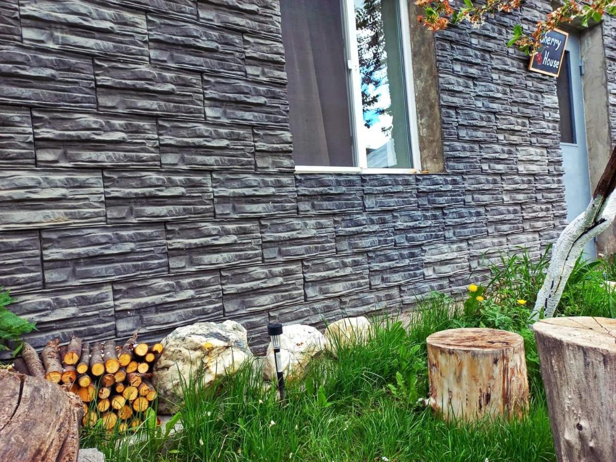 Cherry House Kazbegi Exterior photo